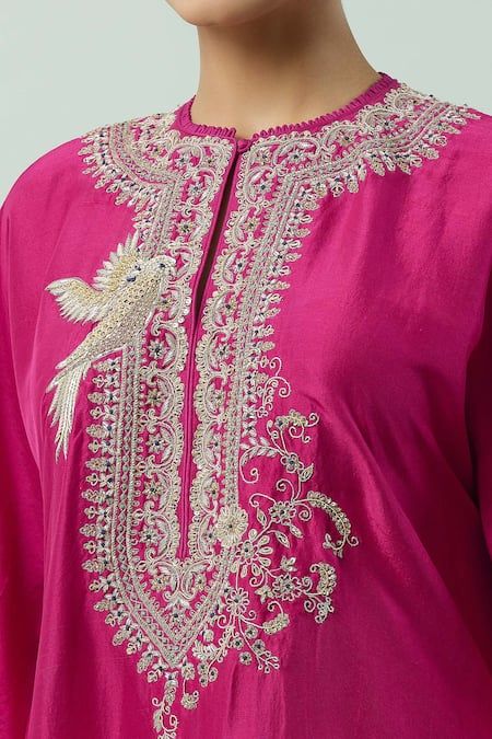 Buy Pink Dupion Silk Placement Hand Embroidery Floral Round Yoke Kaftan For Women by JAYANTI REDDY Online at Aza Fashions. Hot Pink Outfit, Kaftan Pattern, Kaftan For Women, Jayanti Reddy, Velvet Dress Designs, Punjabi Outfits, Kurti Designs Latest, Kurta Neck Design, Fashion Drawing Dresses