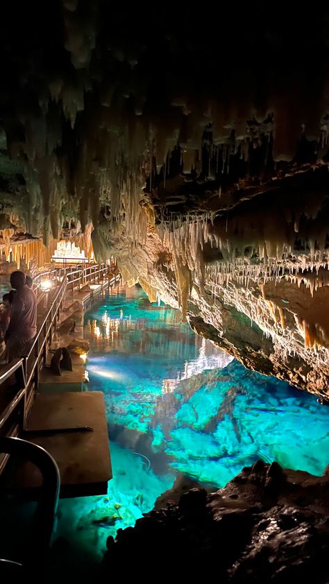 crystal caves blue water aesthetic summer vacation destination Bermuda Picture Ideas, Bermuda Island Aesthetic, Bermuda Instagram Pictures, Bermuda Pictures, Bermuda Aesthetic, Caribbean Travel Outfit, Bermuda Hotels, Vacation Motivation, Bermuda Vacation