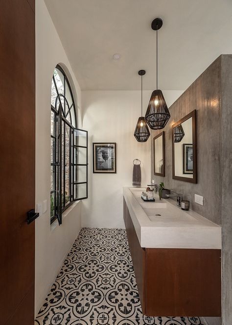 Spanish Revival Bathroom, Hacienda Bathroom, Spanish Bedroom, Modern Mexican Home, Spanish Bathroom, Mexican Bathroom, Spanish Modern, Mexico House, Modern Mexican