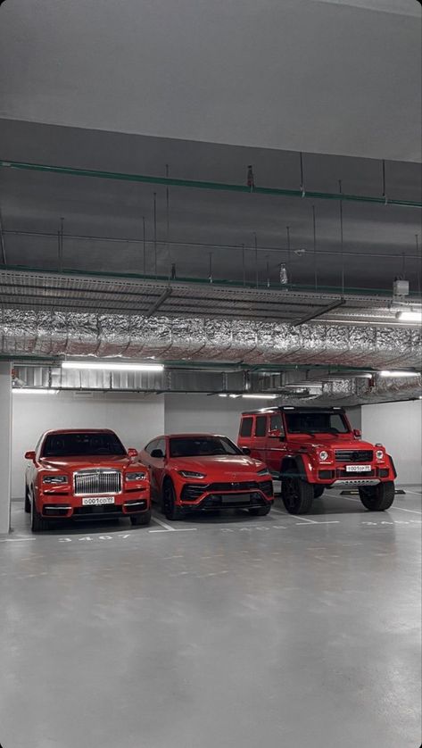 6 Seater Car, Rr Cullinan, Dubai Supercars, R34 Gtr, Campervan Life, Lux Cars, Luxury Lifestyle Dreams, Fancy Cars, Bmw E30