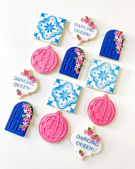 Mamma Mia Cambry’s Getting Married! #mammamia#mammamiacookies#cookies#cookiesofig#cookiesofinstagram#cookie#cookiesoflasvegas#lasvegas | Instagram Mama Mia Themed Desserts, Mama Mia Themed Party Food, Momma Mia Birthday Cake, Mama Mia Themed Cookies, Mamma Mia Cake Pops, Mamma Mia Pottery, Mama Mia Birthday Theme Ideas, Mamma Mia Themed Desserts, Mama Mia Themed Cake