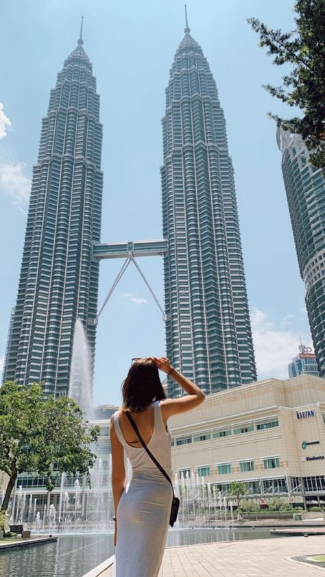 Malaysia Trip Outfit Ideas, Malaysia Outfit Ideas, Malaysia Pictures, Singapore Clothes, Kuala Lumpur Malaysia Aesthetic, Kuala Lumpur Aesthetic, Malaysia Outfit, Malaysia Aesthetic, Malaysia Girl