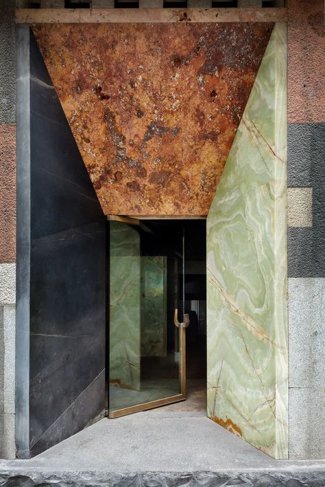 Marble Walls, Salamanca, Green Onyx, Architectural Digest, Interior Inspo, Interior Details, Door Design, Creative Inspiration, Architecture Details