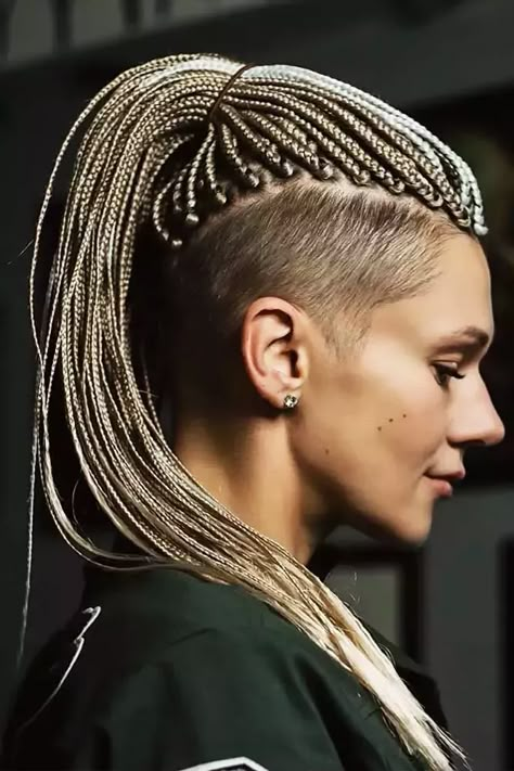 Box Braids With Undercut #braids #boxbraids Box Braids Undercut, Box Braids Shaved Sides, Braids Undercut, Undercut Braid, Braids With Shaved Sides, Beauty Apps, Viking Braids, Shaved Side, Shaved Side Hairstyles