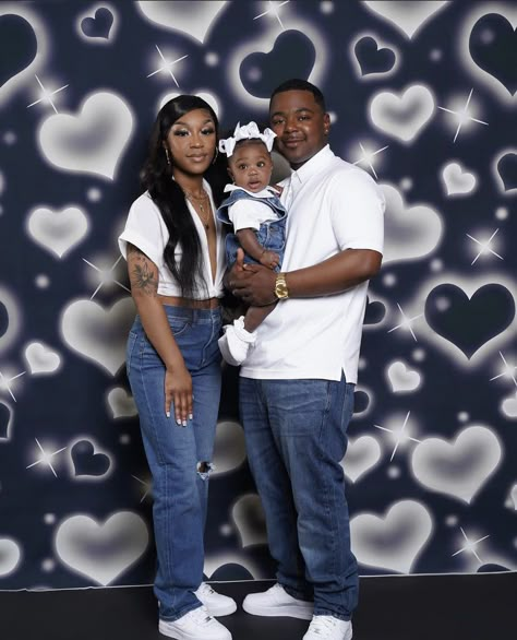 90s Theme Family Photoshoot, Y2k Family Photoshoot, 2000s Family Photoshoot, Mommy Daughter Photoshoot Black, Mom And Son Valentines Day Photos, Mom And Son Photo Ideas Black People, 90s Family Photoshoot, Months Old Photo Ideas, 2000s Couple Photoshoot