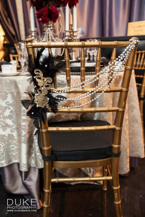 stylish wedding chairs decorated with pearls for vintage wedding ideas 20s Wedding, Great Gatsby Theme, Masquerade Wedding, Gatsby Themed Party, Gatsby Theme, Tafel Decor, Wedding Chair Decorations, Great Gatsby Wedding, Great Gatsby Party