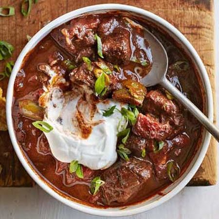 Lone Star Beef Chili Martha Stewart Chili, Easy Beef Chili, Classic Beef Stew, Beef Chili Recipe, Bean Chili, Dutch Oven Recipes, Beef Chili, Braised Chicken, Fire Roasted Tomatoes