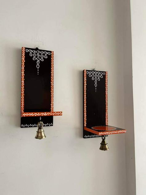 Mandir Craft Ideas, Mandir Painting Ideas, Diy Mandir Ideas, Diy Pooja Mandir, Diy Lippan Art, Indian Wall Decor, Diwali Decoration Items, Diwali Decorations At Home, Diy Diwali Decorations