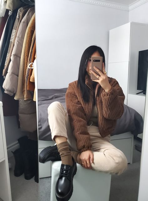 brown crop puffer jacket, beige corduroy high waisted trousers, platform shoes Brown Velour Jacket Outfit, Corduroy Puffer Jacket Outfit, Tan Puffer Jacket Outfit, Brown Puffer Jacket Outfit, Brown Trousers Outfit, Tan Puffer Jacket, Crop Puffer Jacket, Puffer Outfit, Corduroy Puffer Jacket