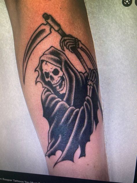 Gravestone Traditional Tattoo, Traditional Tattoos Grim Reaper, Hitmonchan Tattoo, Grim Reaper Heart Tattoo, Grim Reaper Old School Tattoo, Reaper Head Tattoo, Beginning Tattoo Ideas, Grim Reaper Traditional Tattoo, Grim Reaper Tattoo Traditional