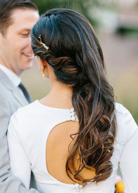 soft curls / pinned back to one side                                                                                                                                                                                 More Frizzy Wavy Hair, Loose Wedding Hair, Hairstyles Theme, Wedding Hair Side, Pretty Braids, Side Swept Hairstyles, Wedding Hairstyles Bride, Side Hairstyles, Hair Pulling