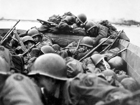 Robert Capa, D-Day, 1944, 2014, normandy landing, normandy landing 1944, D-day 2014, d-day celebrations, Contax II, Capa, vintage photography, vintage pictures, vintage images, débarquement normandie, Jour J, Omaha Beach, Easy Red, normandy beach, WWII, WW2 D Day 1944, Lode A Dio, D Day Normandy, Otto Von Bismarck, Operation Overlord, Greatest Generation, Ww2 Photos, Wwii Photos, Us Soldiers