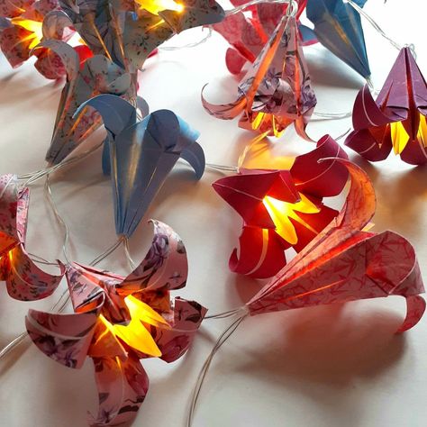 Origami Fairy Lights, Origami Fairy, Origami Aesthetic, Origami Light, Paper Flower Origami, Dorm Crafts, Diy Paper Lanterns, Origami Lights, Origami Decor