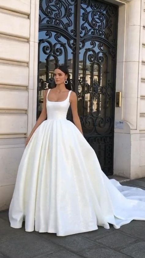 Wedding Dress 👰‍♀️🤍✨ via @millanova | Dream wedding ideas dresses, Fancy wedding dresses, Wedding dresses Wedding Dress Cinderella, Pretty Wedding Dresses, Fancy Wedding Dresses, Fancy Wedding, Dream Wedding Ideas Dresses, Ball Gowns Evening, Wedding Dress Trends, Ball Gowns Prom, Modern Wedding Dress