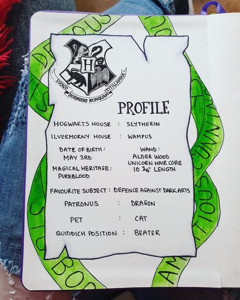 Hogwarts Journal Pages, Sketch Book Harry Potter, Hogwarts Journal Ideas, Harry Potter Notebook Ideas, Sketch Book Front Cover Ideas, Harry Potter Journal Ideas, Drawing Ideas Harry Potter, Slytherin Journal, Harry Potter Diary