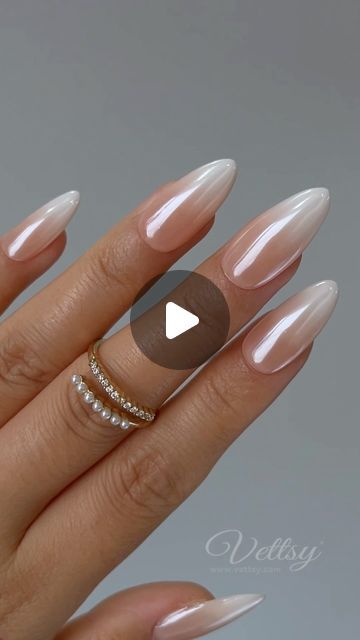 Vettsy on Instagram: "💅 Glazed Baby Boomer Nails for Fall, who’s in? 😻  🛒Products Used: ✨ Base: Hema-Free Gel-Ginger ✨ White: Ombre Art Gel-White (Coming Soon!) ✨ Glazed Chrome: Pearl Nail Chrome  👉 Shop the same nail supplies via my bio or visit vettsy.com  Follow @vettsystore & @vettsynails for more nail inspiration 🧚‍♀️  👭Tag friends who would like this👭  #vettsynails #nailsathome #diynail #glazednails #glazeddonut #ombrenails #babyboomernails #nudenails #nailtrends #nailart #nailinspo #naildaily #nailtrends" Baby Boomer Chrome Nails, Chrome Ombre Nails, Baby Boomer Nails, Ombre French Nails, Ombre Chrome Nails, Nail Chrome, Nails For Fall, Ombre Art, Baby Boomers Nails