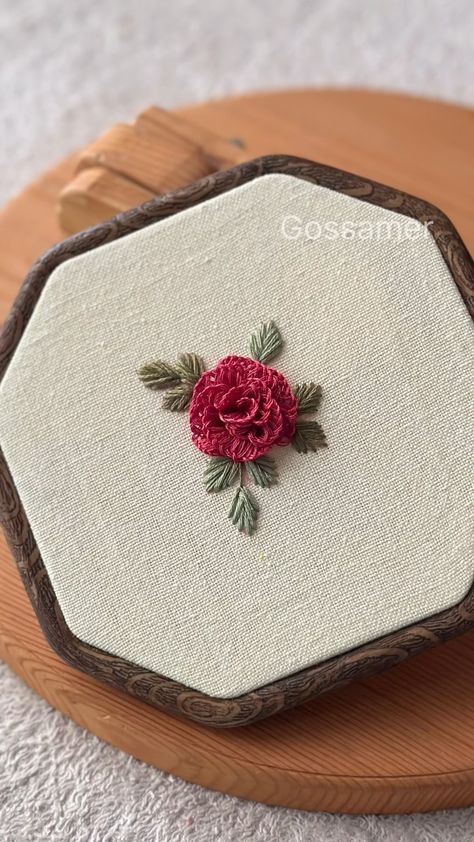 Shalu ❤️ Embroidery artist | Caston Roses or Brazilian Roses are among the most difficult yet one of the most beautiful hand embroidery stitches ❤️ A very detailed… | Instagram Brazilian Rose Embroidery, Rose Flower Embroidery Designs, Bullion Roses Embroidery Pattern, Rose Bud Embroidery, Grub Roses Embroidery, Rose Stitch, Rose Embroidery Pattern, Brazilian Embroidery Stitches, Casting On Stitches