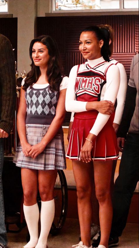 Glee Halloween Costumes, Naya Rivera Glee, Lea Michele Glee, Lilly Pulitzer Outfits, Sixth Form Outfits, Preppy Outfits For School, Middle School Outfits, Glee Fashion, Quinn Fabray