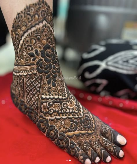 Leg Mehndi Bridal, Legs Mehndi Design For Bride, Leg Mehendi Design Bridal, Bridal Mehndi Designs For Leg, Leg Mehendi Design Bridal Mehndi, Bridal Legs Mehndi Design, Bridal Mehndi Designs For Foot, Bridal Leg Mehendi Designs, Bridal Leg Mehndi Designs