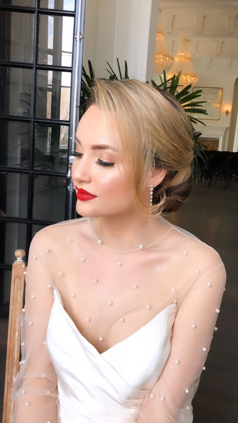 Red lips Wedding Makeup For Blue Eyes Red Lips, Bridal Makeup Red Lips Blonde Hair, Wedding Makeup Red Lips Blonde, Wedding Makeup Red Lips Brunette, Red Lip Bride Makeup, Bridesmaid Makeup Red Lips, Red Lip Wedding Look, Bold Lip Bridal Makeup, Bride Makeup Red Lips