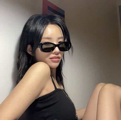 Spotify Artist, Olivia Rodrigo, Sunglasses, With Friends, The World, Black