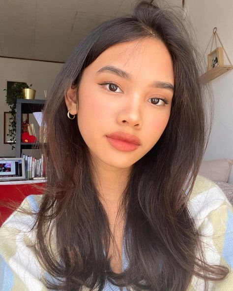 Filipina Makeup, Makeup Asia, Dewy Makeup Look, Sweet Makeup, Natural Summer Makeup, Light Makeup Looks, Natural Everyday Makeup, Tanned Makeup, Soft Makeup Looks