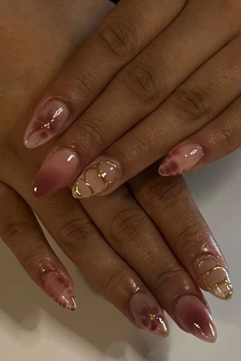 Daisy Acrylic Nails, Simple Gel Nails, Girly Acrylic Nails, Simple Acrylic Nails, Culture Magazine, Classy Acrylic Nails, Soft Nails, Short Acrylic Nails Designs, Pink Acrylic Nails