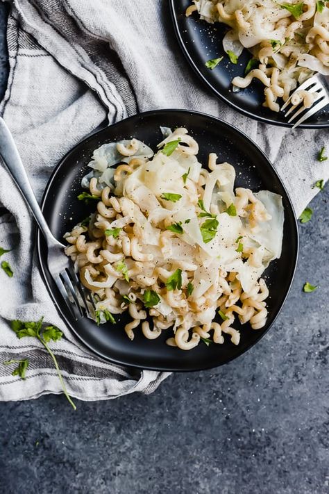 Instant Pot Haluski: A comforting Polish classic...with a modern twist! Now made vegan, with brown rice pasta, and in the Instant Pot! || fooduzzi.com recipe #fooduzzi #instantpot #haluski #vegan #veganrecipe Instant Pot Brown Rice, Kielbasa Recipe, Gluten Free Plant Based, Brown Rice Pasta, Vegan Holiday Recipes, Healthy Holiday Recipes, Stove Top Recipes, Veggie Sandwich, Rice Pasta