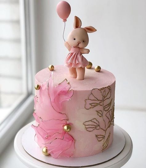 Simple Birthday Cake Designs, Bunny Birthday Cake, Baby First Birthday Cake, Rabbit Cake, 1st Birthday Cakes, Beautiful Birthday Cakes, Bunny Cake, Simple Birthday Cake