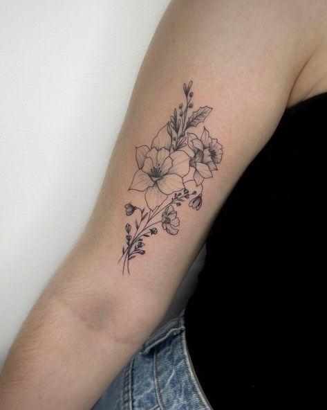 December Birth Flower Tattoo Holly, Narcissus And Holly Tattoo, December Tattoos Ideas, Flower Tattoo Ear, December Flower Tattoo, Tattoo Ribcage, December Tattoo, Narcissus Flower Tattoo, December Birth Flower Tattoo