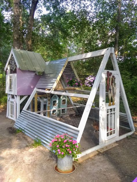 Chicken Coop Unique, Unique Chicken Coop Designs, Playground Chicken Coop, Play Set Chicken Coop, Triangle Chicken Run, Chicken Coop Playground Ideas, Playset Chicken Coop, Hexagon Chicken Coop, Chicken Tree House