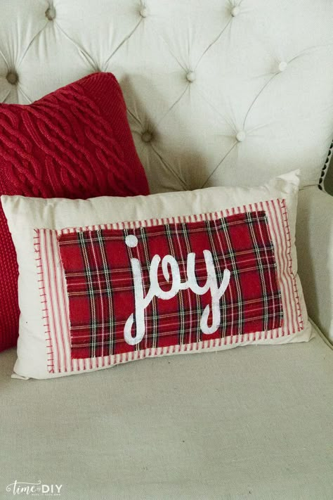 Pillow Sleeves, Christmas Pillows Diy, Xmas Pillows, Sew Christmas, Pillows Diy, Diy Pillow Covers, Pillow Tutorial, Pretty Pillow, Christmas Pillowcases