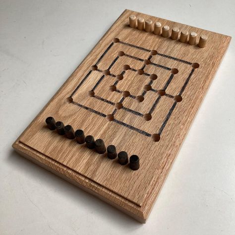 Nine Mens Morris, Nine Men's Morris, Wood Games To Make, Wooden Games To Make, Wood Games For Kids, Wood Games Diy, Wooden Games Diy, Wood Board Games, Diy Wooden Games