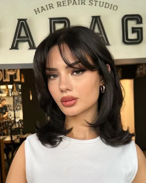 Short Hair Blowout, Chubby Face Haircuts, Layered Haircuts For Medium Hair, Bangs With Medium Hair, Round Face Haircuts, Haircuts For Medium Hair, Short Hair With Bangs, Cut My Hair, Medium Hair Cuts