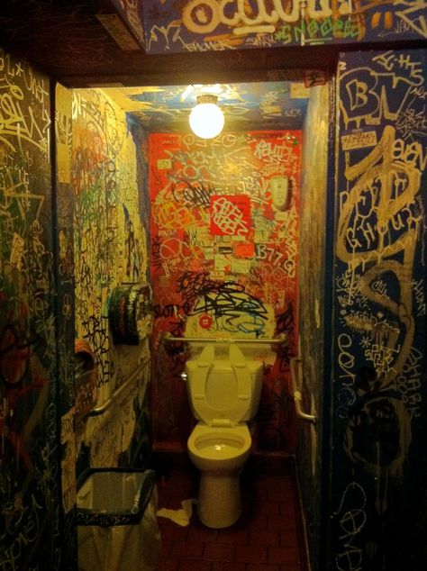 Bathroom Stall Aesthetic, Grungy Bathroom, Graffiti Toilet, Disgusting Bathroom, Gross Bathroom, Grunge Bathroom, Gross Toilet, Toilet Stall, Toilet Illustration