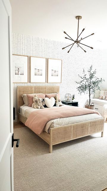 Sophisticated Twin Bedroom, Nutral Girls Bedroom Ideas, Wallpaper For Teen Girls Room, Transitional Girls Bedroom, Girls Neutral Bedroom Ideas, Wallpaper In Girls Bedroom, Teen Wallpaper Bedroom, Neutral Girls Bedroom Ideas, Kids Apartment Bedroom