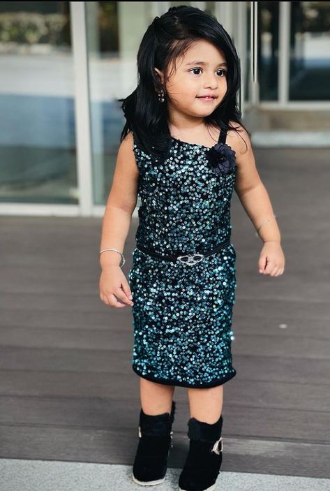 Party Frock Designs, Designer Frocks, Pattu Pavadai Designs, Elephant Teapot, Kids Fashion Wear, Designer Dresses Elegant, Western Dresses For Girl, Kids Blouse Designs