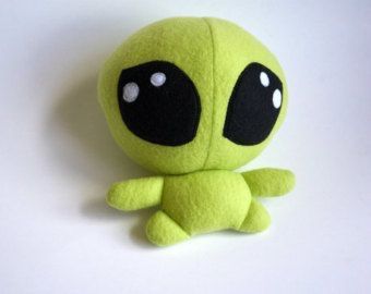 Alien Doll, Make A Stuffed Animal, Stuffed Animal Ideas, Alien Plush, Animal Ideas, Aliens And Ufos, Cute Stuffed Animals, Build A Bear, Soft Dolls