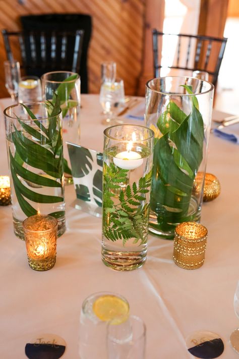 Centerpieces With Palm Leaves, Tropical Favor Ideas, Palm Leaf Baby Shower Centerpieces, Monstera Leaf Decor Ideas, Simple Tropical Party, Tropical Simple Centerpieces, South Beach Party Theme, Palm Decorations Party, Green Leaf Centerpieces