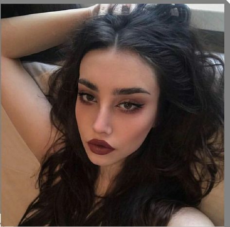 Feminine Makeup, Vampy Makeup, Dark Makeup Looks, Vampire Makeup, Formal Makeup, Smink Inspiration, Ethereal Makeup, Dope Makeup, Cute Makeup Looks