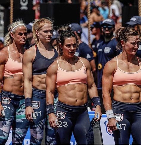 Crossfit Female, Crossfit Aesthetic, Female Crossfit Athletes, Abs Workout Program, Women In Sports, Best Workout Routine, Female Athlete, Crossfit Motivation, Crossfit Women