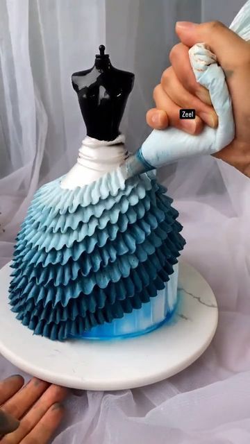 jeel on Instagram: "Making doll cake decoratin easy in home #cakedecorating #cake #cakedesign" Doll Cake Design, Easy Doll Cake, How To Make A Barbie Cake Diy, Doll Cake Diy, Doll Cake Design Simple, Doll Dress Cake Diy, Doll Cake Tutorial, Doll Cake Designs, Barbie Cake