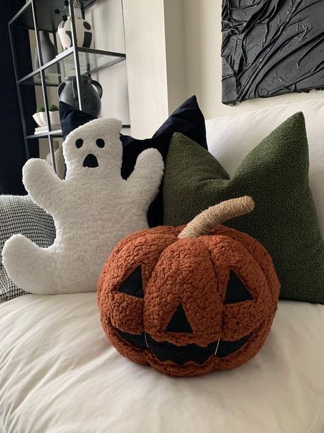 Halloween is coming early this year! Halloween Pillows, A Ghost, Home Decor Ideas, Halloween Decor, Pumpkins, Decorating Ideas, Ghost, Decor Ideas, Pillows