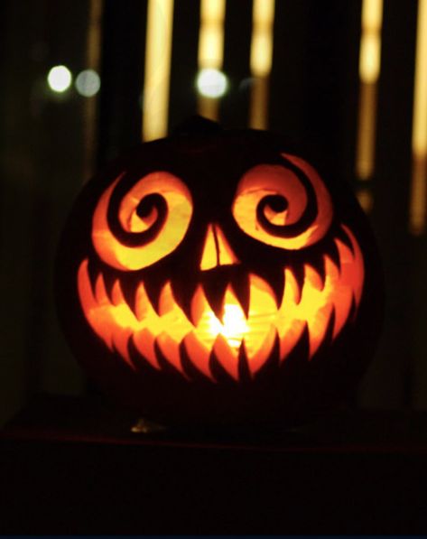 Halloween Carving Ideas, Halloween Pumpkins Carvings Designs, Halloween Carving, Awesome Pumpkin Carvings, Lantern Pumpkins, Cute Pumpkin Carving, Up Pumpkin, Halloween Candy Bowl, Pumkin Carving