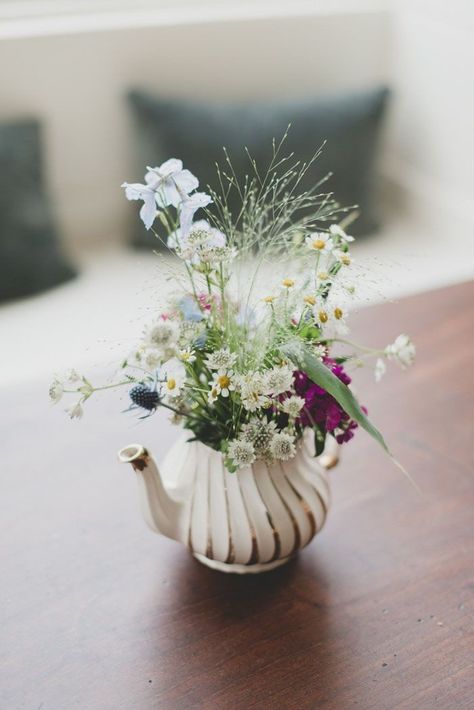 Teapot Table Centerpieces, Tea Pot Floral Arrangements, Teacup Centerpieces Wedding, Teapot Flower Arrangements Centerpieces, Teapot Floral Arrangements, Teapot Centerpiece Wedding, Flowers In Teapots, Teapot Flower Arrangements, Teapot Bouquet