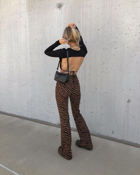 Zebra Pants, Funky Pants, Aesthetic Fits, Fun Pants, 2021 Fashion, Never Look Back, Streetwear Fashion Women, Colourful Outfits, Aesthetic Outfits