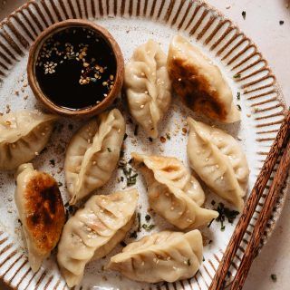 Homemade Gyoza, Chicken Potstickers, Vegan Potstickers, Food Rotation, Easy Dipping Sauce, Dumpling Dough, Frozen Dumplings, Dumpling Wrappers, Raw Chicken