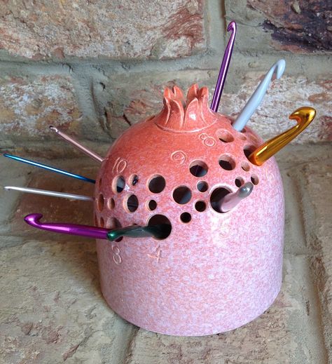 Earth Wool & Fire Crochet Hook Holder. Ooh I love this one! Wool Holder Yarn Bowl, Ceramic Wool Holder, Ceramic Wool Bowl, Ceramic Yarn Bowl Ideas, Fire Crochet, Wool Holder, Yarn Bowls Pottery, Crochet Hook Holder, Ceramic Yarn Bowl