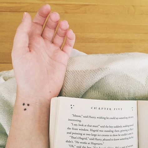 Harry Potter Stars Tattoo, Harry Potter Star Tattoo, Tiny Harry Potter Tattoos, Harry Potter Stars, Tattoos For Women On Thigh, Hp Tattoo, Stars Tattoo, Maori Tattoos, Literary Tattoos