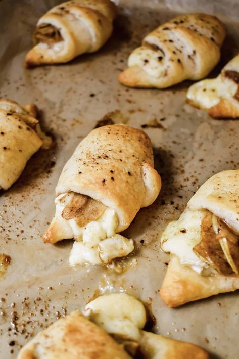 Brie Pillsbury Crescent Rolls, Apple Brie Crescent Rolls, Apple And Brie Cheese Rolls, Brie Crescent Roll, Brie Croissant, Cresant Rolls, Apple Crescent Rolls, Apple And Brie, Crescent Roll Appetizers